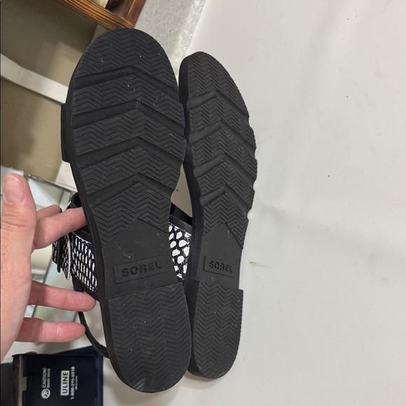 Sorel Black and White Patterned Sandals - Picture 5 of 9